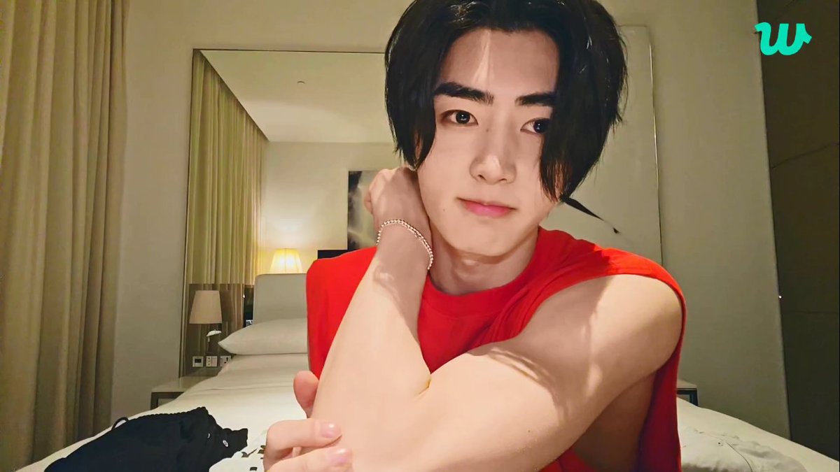 sunsungallery's tweet photo. park sunghoon's muscle explosion https://t.co/Qi69q62WVp