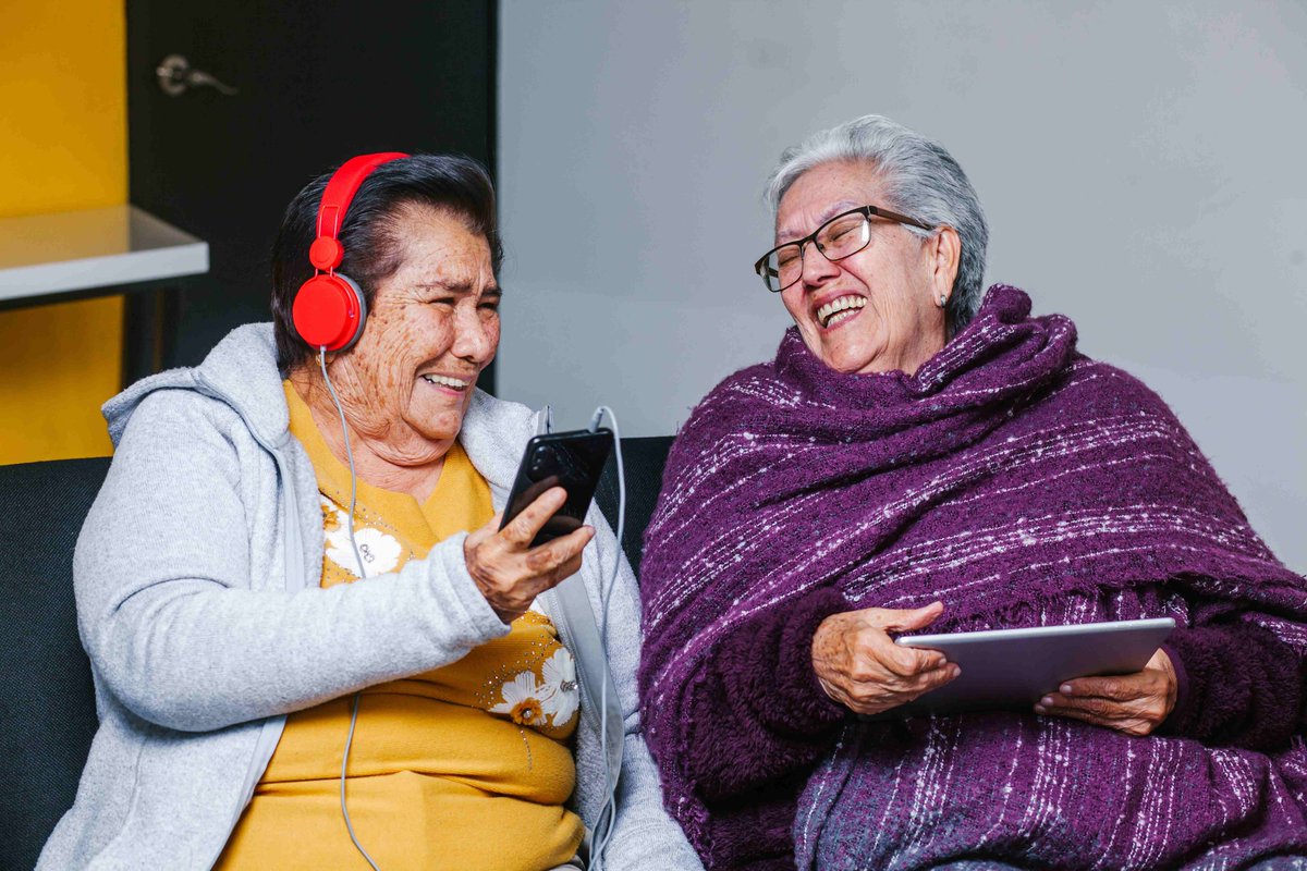 A new collaborative study by researchers at <a href="/utmbhealth/">UTMB Health</a>  and <a href="/UTAustin/">UT Austin</a> reveals significant positive cognitive benefits of dual-language use among older Mexican Americans. utmb.us/b3l