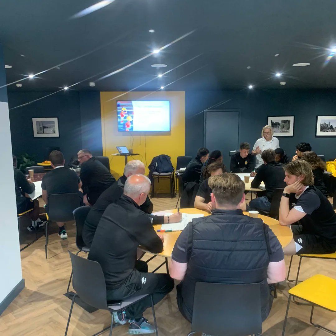 CUFCDevelopment's tweet image. STAFF CPD 📖🧠⚽️ 

End of season CPD delivered by the brilliant Jackie Bushell. 

Another fantastic turn out of coaches from across all programmes within our pathway. 

Some great feedback and key learning for all.

#unitedindevelopment #unitedinendeavour 

🟠⚫️🔥⚽️
