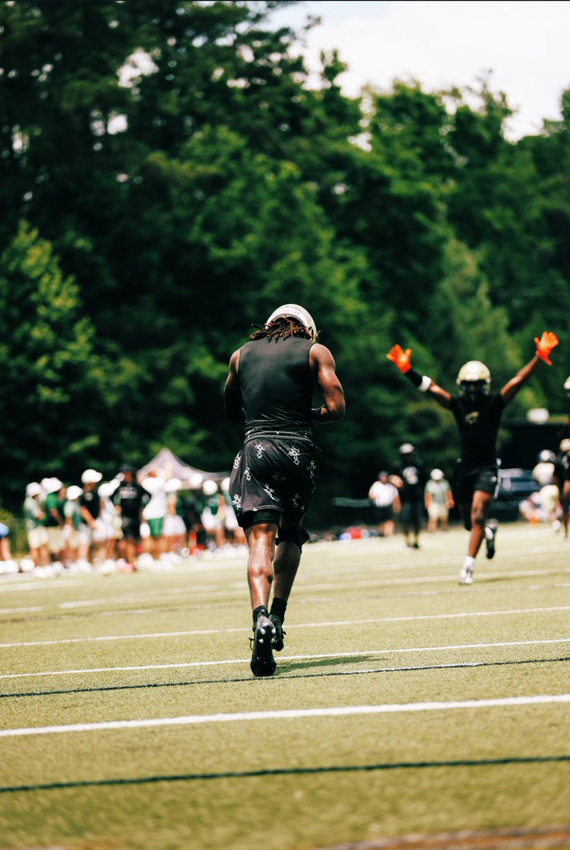 7 on 7 action.