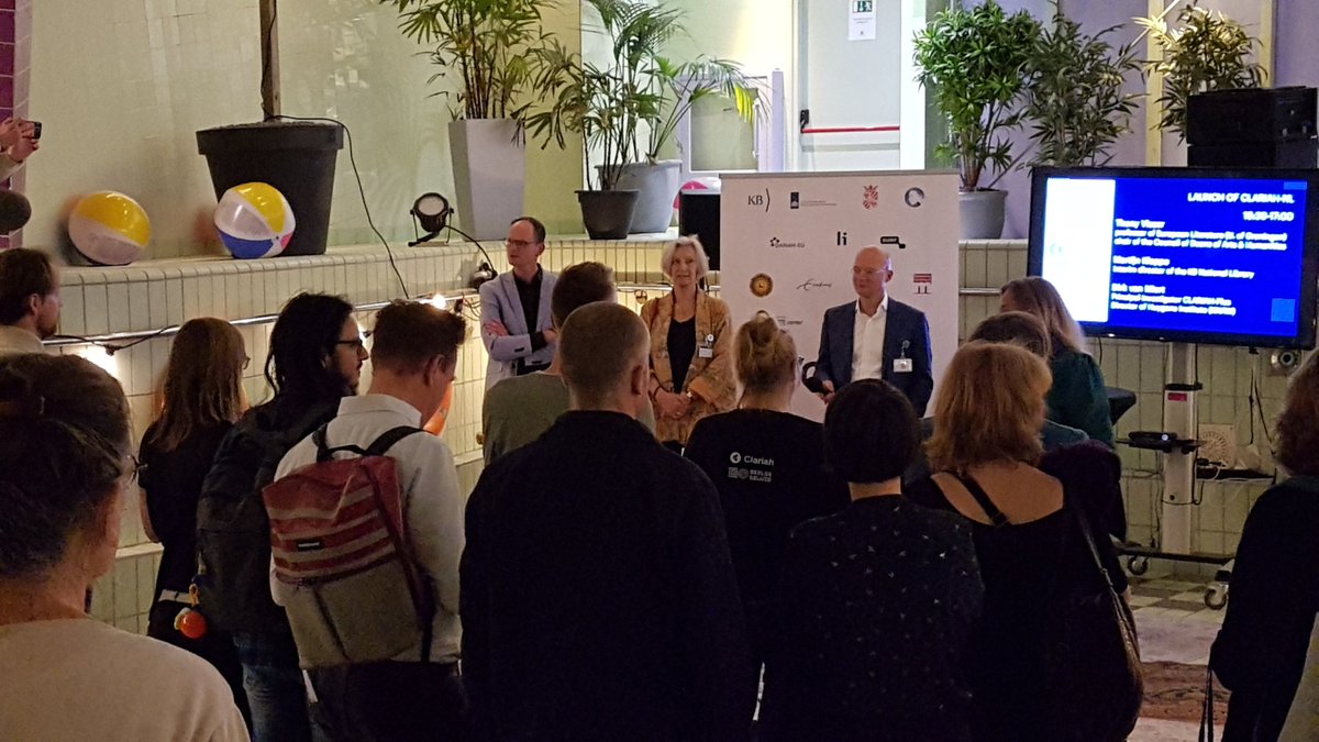 De opvolger van de Clariah projecten, de infrastructuur <a href="/CLARIAH_NL/">CLARIAH</a> wordt gelanceerd in een drooggevallen Leids zwembad door <a href="/AnthonyaVisser/">Anthonya Visser #eXit</a> <a href="/MartijnKleppe/">Martijn Kleppe</a> en <a href="/Dirk_van_Miert/">Dirk van Miert</a>