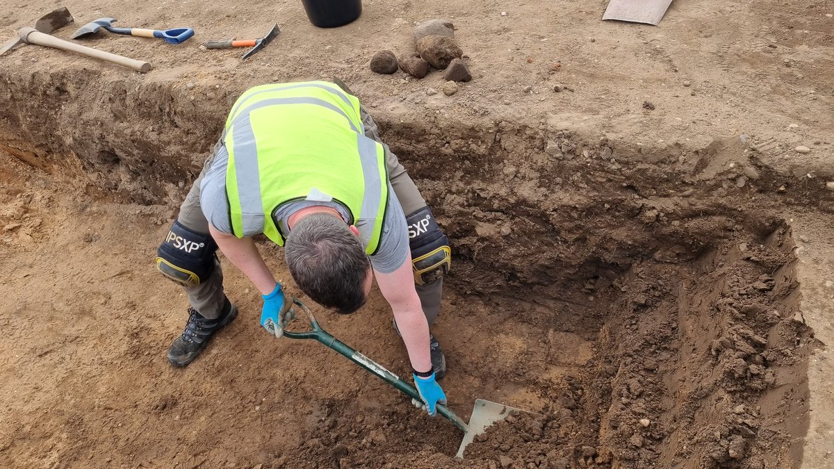 WingstothePast's tweet photo. The 1st Wings to the Past project of the year has seen RAF join @ndhags Some amazing finds have been uncovered by the participants and some great memories and connections have been made. 

#wingstothepast #nortondisneyarchaeology #makingmemories https://t.co/y7C7jCOSwO