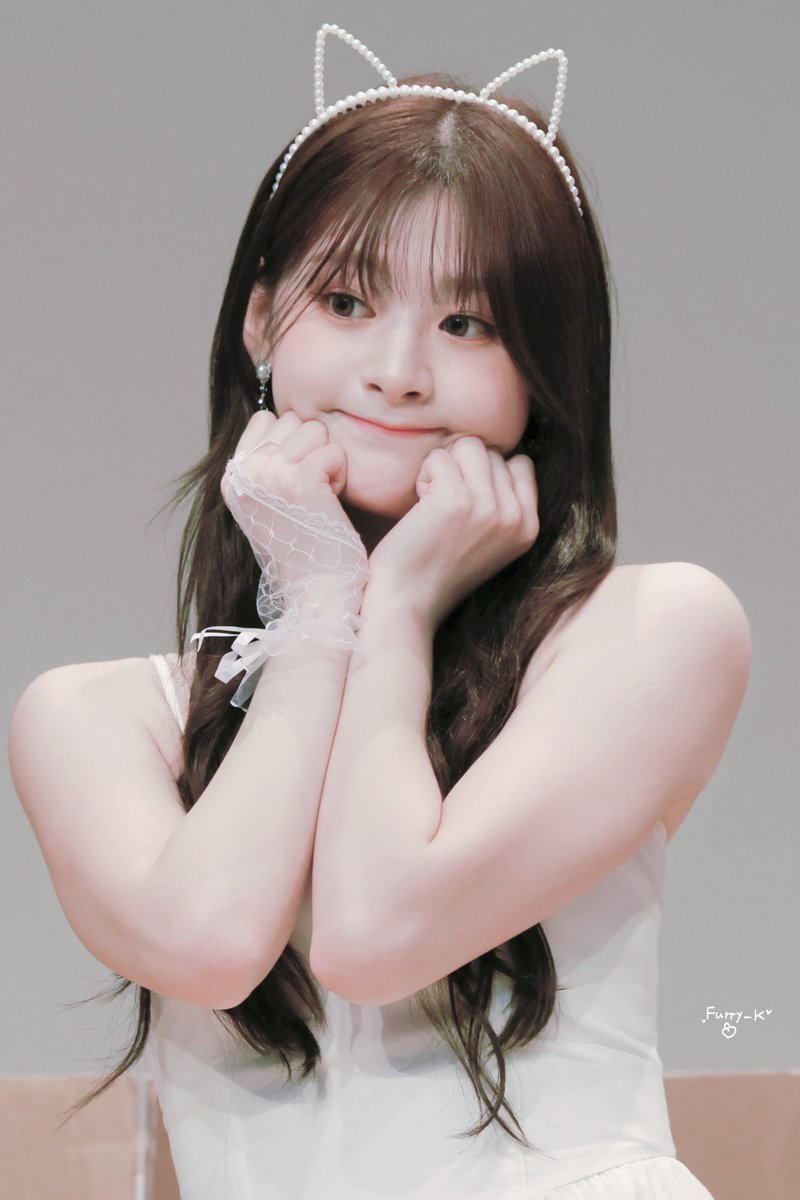 Furry_k_'s tweet photo. 🍑
#행운_가득할_세은이의_여름
#Happy_princesseun_day

태어나줘서 고마워💓

#STAYC #세은 #스테이씨 #SEEUN 
#공주와또 https://t.co/50qLnmcemE