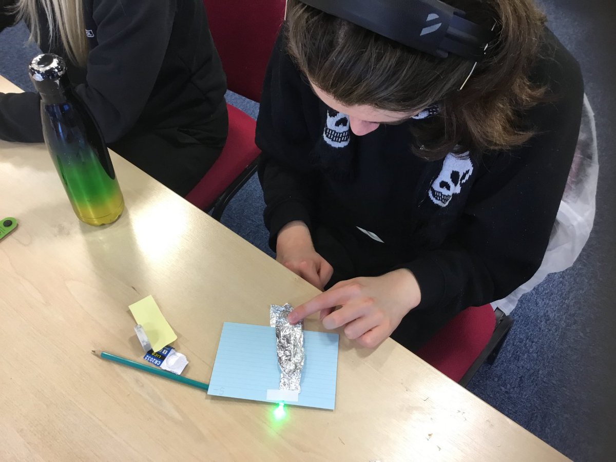 lightyear_fdn's tweet photo. We completed our final physics lab for the #PlanetPossibility @FutureFirstOrg project to a group of students from Fosse Way School near Bath. We have delivered 12 lab series as part of this project and it has been great to work with students from lots of different schools. https://t.co/Feh9Hafv9X