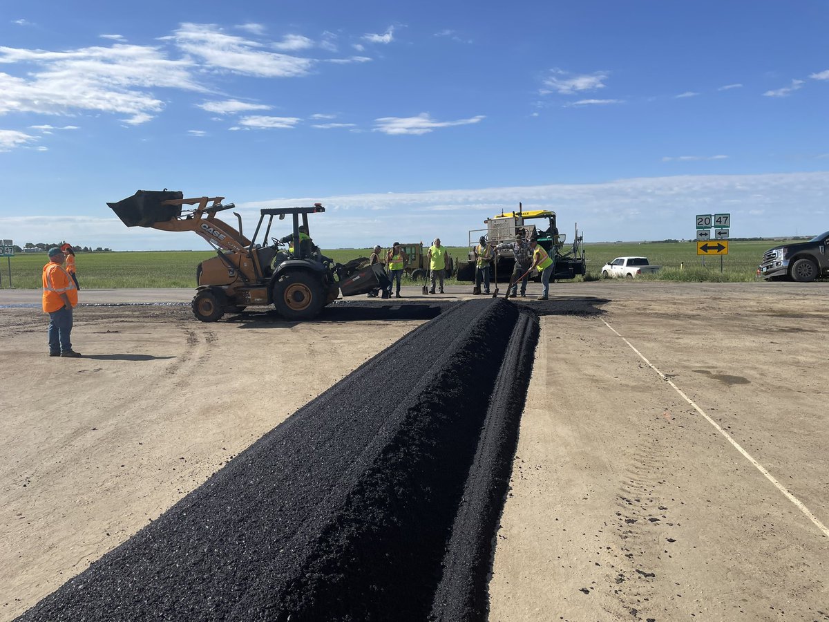 mobarea335t's tweet photo. Starting paving with Anderson Western on SD 47 Hoven to US 12. #SD511  #SDDOT https://t.co/zpvUJFB3EM