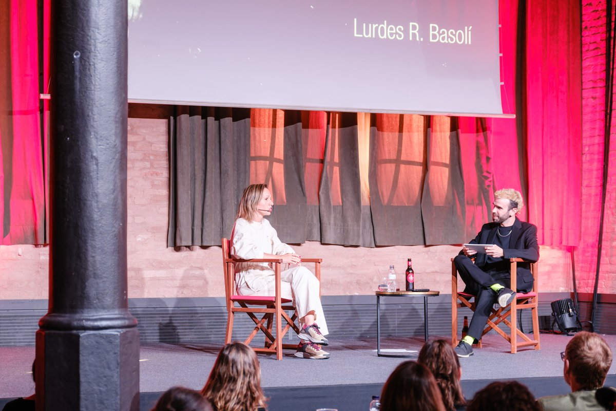 fotocolectania's tweet photo. 💥 El pasado martes 4 de junio celebramos la Fiesta del Gran Proyector en la Antiga Fàbrica Estrella Damm. Muchas gracias a Fujifilm por apostar por el evento y a la Antiga Fàbrica Damm por acogernos y a @danielmayrit y a @lurdesBasoli por hacerlo tan ameno e interesante. https://t.co/oB1yKaAGaQ