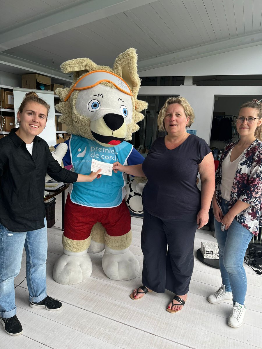 EFFP11's tweet photo. ❤️1️⃣0️⃣0️⃣0️⃣ euros récoltés par @EFFP11 avec l'appui sans répit de notre marraine @TecherIsabelle3 pour les enfants de @PremiersdCordee .
📣 Porter haut les actes bienveillants et philanthropiques ici bas.
🕊️Les maîtres du jeu🕊️
#legilégislatives2024 https://t.co/GWVvi1yloC