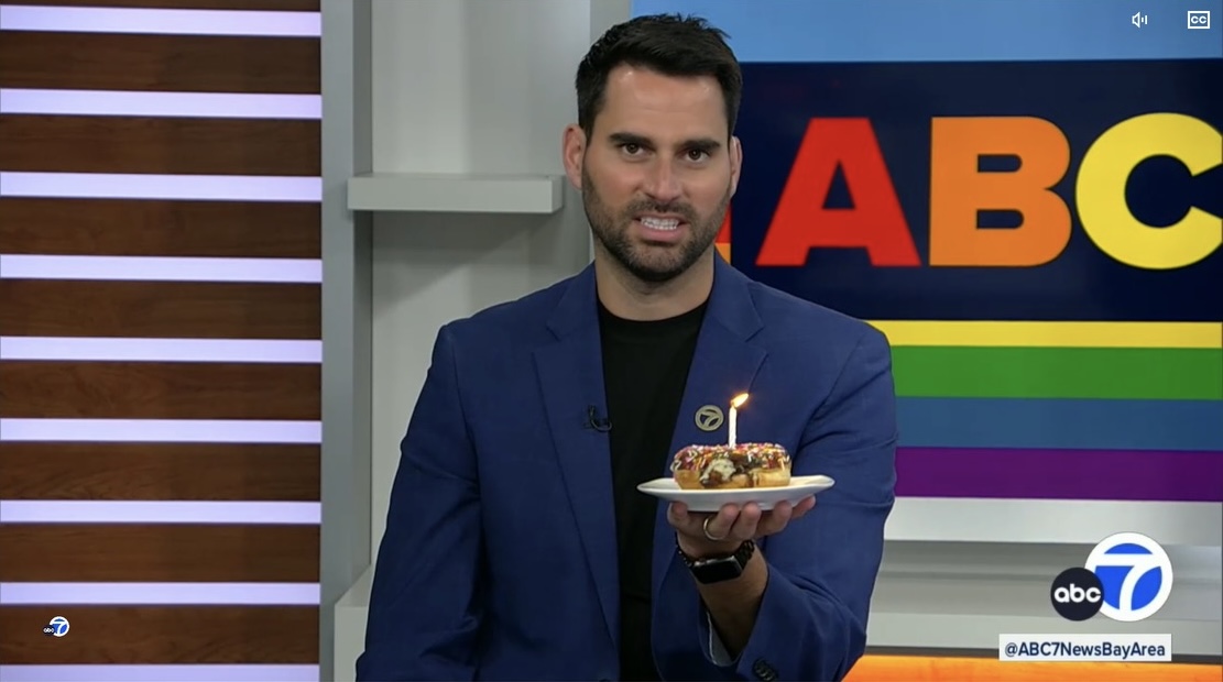 Happy Early Birthday to <a href="/DrewTumaABC7/">Drew Tuma</a> on <a href="/abc7newsbayarea/">ABC7 News</a>!  Thanks to <a href="/reggieaqui/">Reggie Aqui</a> and <a href="/KumasiABC7/">Kumasi Aaron</a> bringing in donuts this morning we have this gem of an image!