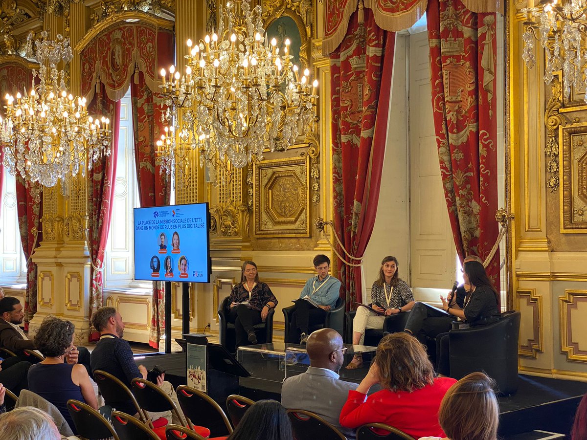 Dernière table-ronde « La place de la mission sociale de l’ETTi dans un monde de plus en plus digitalisé », avec Léa Rouillon de <a href="/lafederationEI/">La fédération des entreprises d'insertion</a> , Mohand Hebbache d’@humando_rh, Martin Bonnisseau de WeTechAre, Alice Hélias-Richard, de l’OIR et Nathalie Bourotte de <a href="/Prismemploi/">Prism'emploi</a>