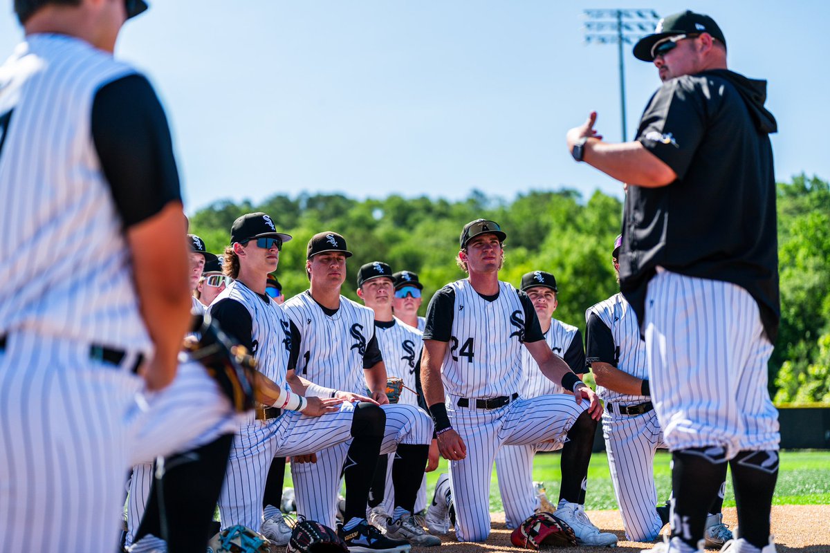 Brewsterc29's tweet photo. What could be better than spending 13 days in Atlanta with your best friends and 30 of the best players in the country!
See you again in a few days ATL 🫶
#WhyPlayAnywhereElse https://t.co/QwHK3Xwnu5