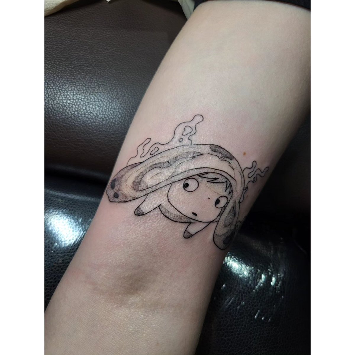 Léa chute in disney🌿✨️ tweet media