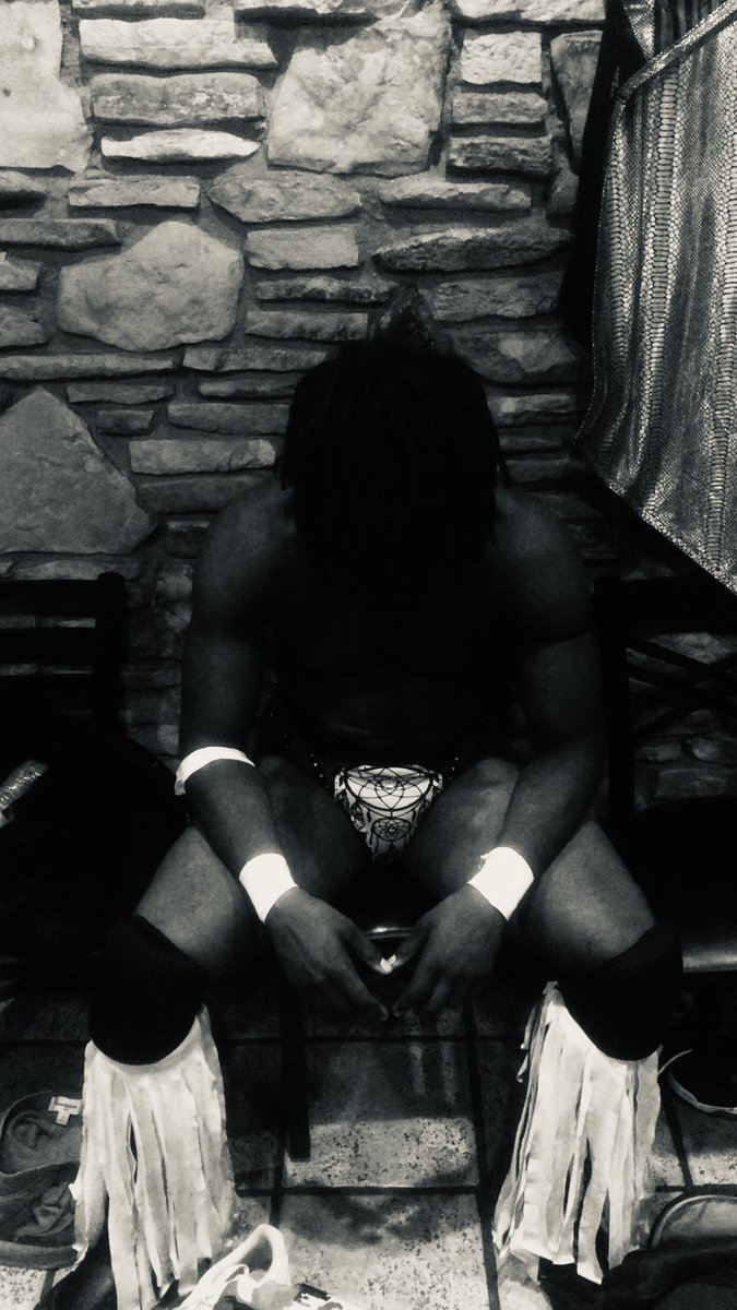 StephenWolf309's tweet photo. @ohdannyking @itsKCKreme,
remember what they’ve stolen from you.
Your championships
Your pride
Your blood
It’s time to take everything back.
Tonight, the curtain falls on Culture Shock.
I’ll be watching #ThePack #STCS5 https://t.co/cUxsYw0Gv1