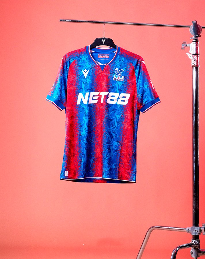 SoccerBible's tweet photo. Have @CPFC and @MacronSports just won shirt of the season already?? Blimey that's good 😍 https://t.co/U47DRbld9B