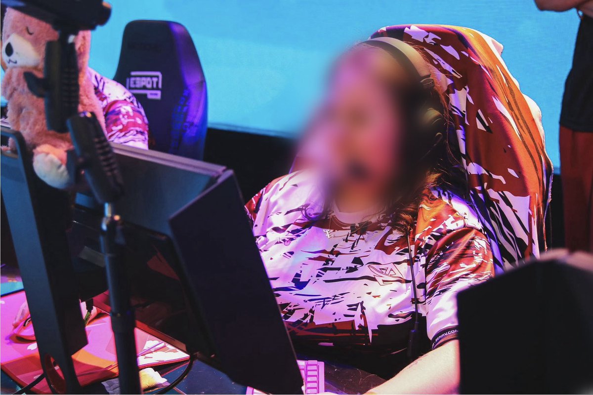 Trop fière d’avoir portée ces couleurs ❤️ à bientôt ☝🏼