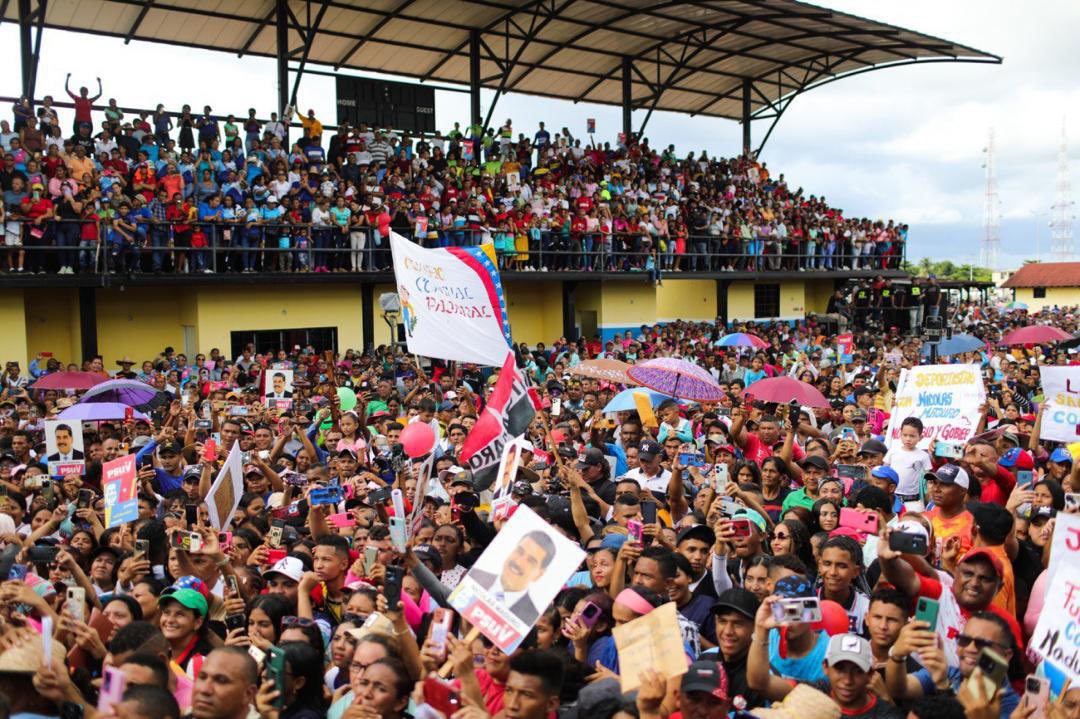 El pueblo del municipio Esteros de Camaguán está con el Presidente <a href="/NicolasMaduro/">Nicolás Maduro</a> y en las calles demostró con alegría y convicción el respaldo contundente a nuestro líder. Seguiremos construyendo la victoria irreversible del próximo 28 de julio. ¡En Guárico vamos con Nicolás!
