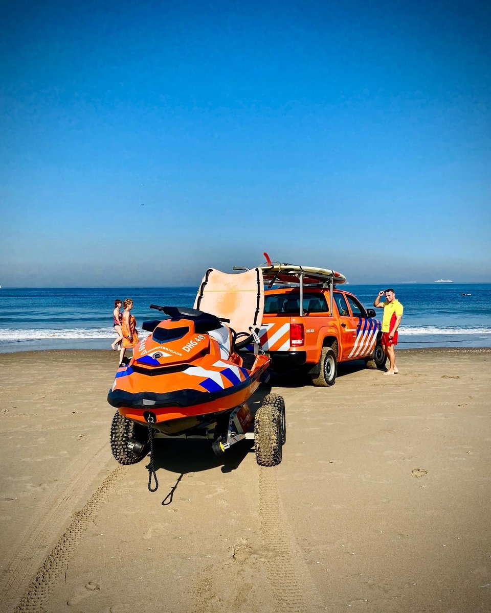 RBDenHaag's tweet photo. Wij zoeken nieuwe lifeguard! ☀️🛟

Hou jij van het #strand van #zwemmen en van mensen helpen? Word dan #lifeguard in Den Haag bij ons.

Aanmelden voor onze informatieavond op 21 juni 2024 doe je via https://t.co/bpPqslAR5F

#hvrb #reddingsbrigade #denhaag #scheveningen #kijkduin https://t.co/y3lOyO73l1