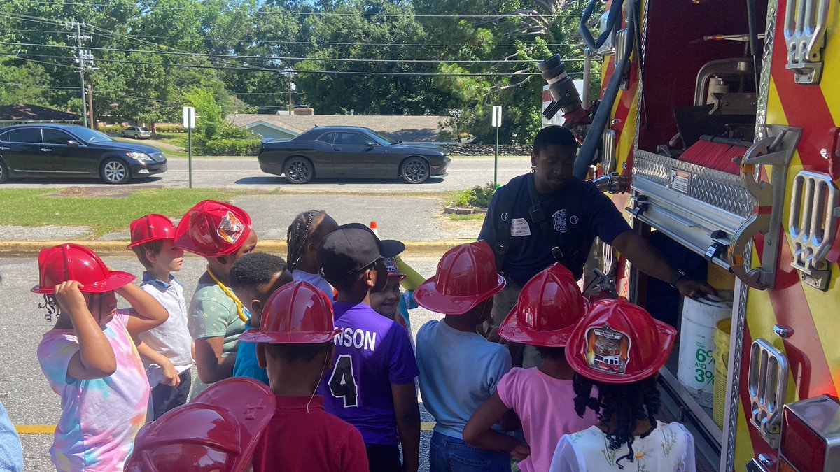 Career day experience <a href="/FlowersElem/">Flowers Elementary</a> during the stem acadmey  <a href="/MPSAL/">Montgomery Public Schools</a> <a href="/SuptMJBrown/">Melvin J. Brown, Ed.D.</a>
