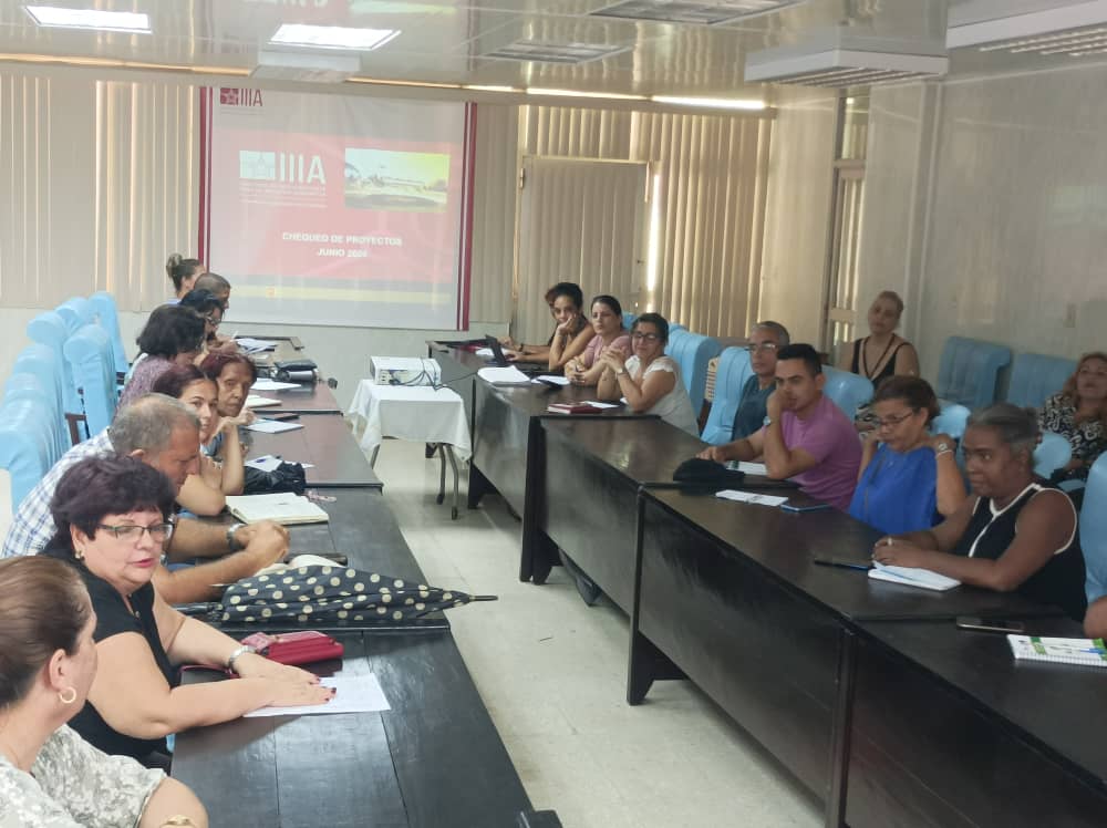 Compartimos productiva  jornada de trabajo con los talentosos y comprometidos científicos del Instituto de Investigación Alimentaria de <a href="/minalcuba/">Ministerio de la Industria Alimentaria de Cuba</a>
Actualmente desarrollan interesantes proyectos para la alimentación de adultos mayores y embarazadas.
#MinalXMásAlimentos