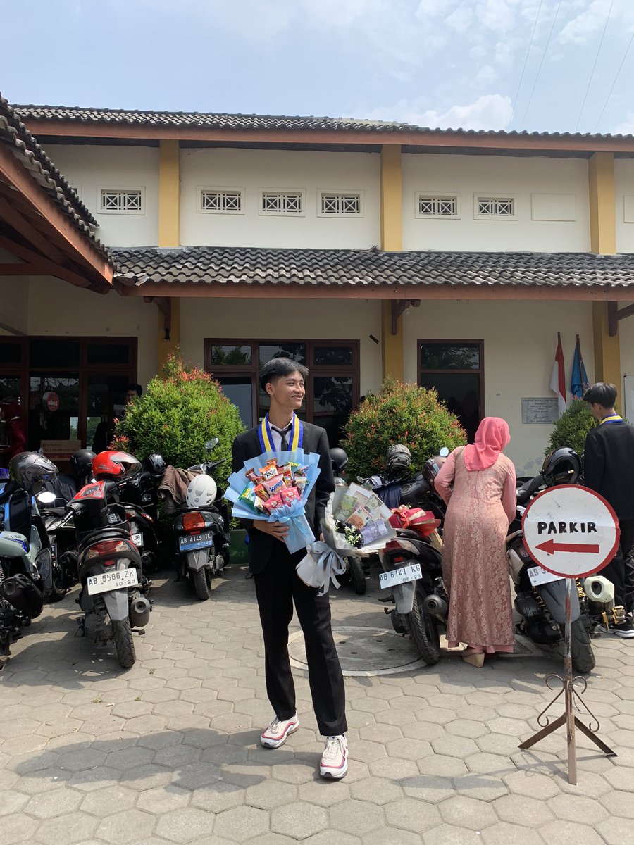 fbgzzk's tweet photo. Duhay https://t.co/2CaqV2BmIL