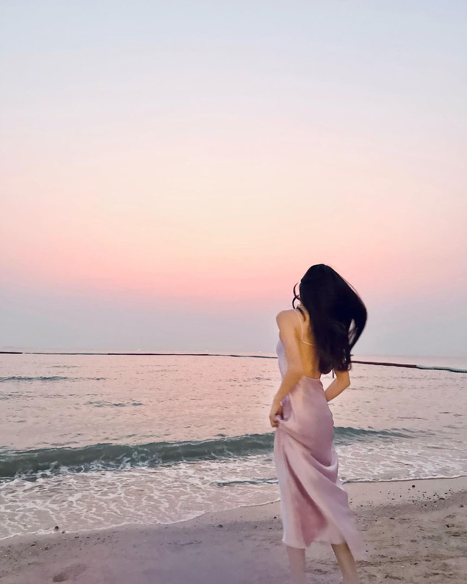 timeto_jsy's tweet photo. 230614 인스타그램, 웨이보

Rainbow Sherbet Sky🌈🫧🩷🧜🏻‍♀️🌊✨ 

甜甜彩虹泡泡糖味的海 🧜🏻‍♀️🌈🫧🩷🌊 

#제시카 #Jessica #JessicaJung https://t.co/mgrw6nxlXT