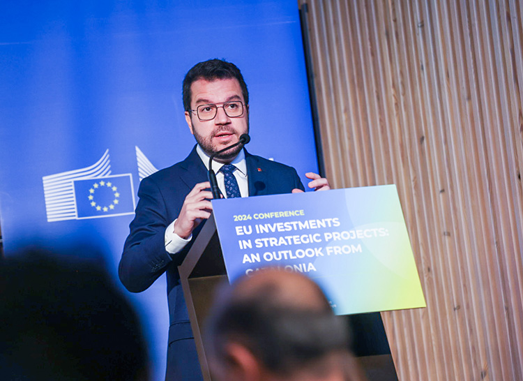Catalan Government (@catalangov) on Twitter photo 📄 President <a href="/perearagones/">Pere Aragonès i Garcia</a>: “Catalonia wants to do her bit for Europe’s challenges, because Europe’s crucial moment is also ours”
👥 The head of Catalan Government opened the conference “EU investments in strategic projects: An outlook from Catalonia”
🔗 exteriors.gencat.cat/en/actualitat/… 📄 President <a href="/perearagones/">Pere Aragonès i Garcia</a>: “Catalonia wants to do her bit for Europe’s challenges, because Europe’s crucial moment is also ours”
👥 The head of Catalan Government opened the conference “EU investments in strategic projects: An outlook from Catalonia”
🔗 exteriors.gencat.cat/en/actualitat/…