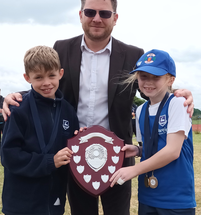 PeAveley's tweet photo. Phenomenal effort today at the @TrustCatalyst Olympics at Blackshots.
So many medals won including lots and lots of Gold ones :) 
Finishing runners up today is a fantastic achievement. Every single child should be proud of themselves as we are of them.
#WeAreAveley
#OnToTomorrow https://t.co/V7vV2tilZQ