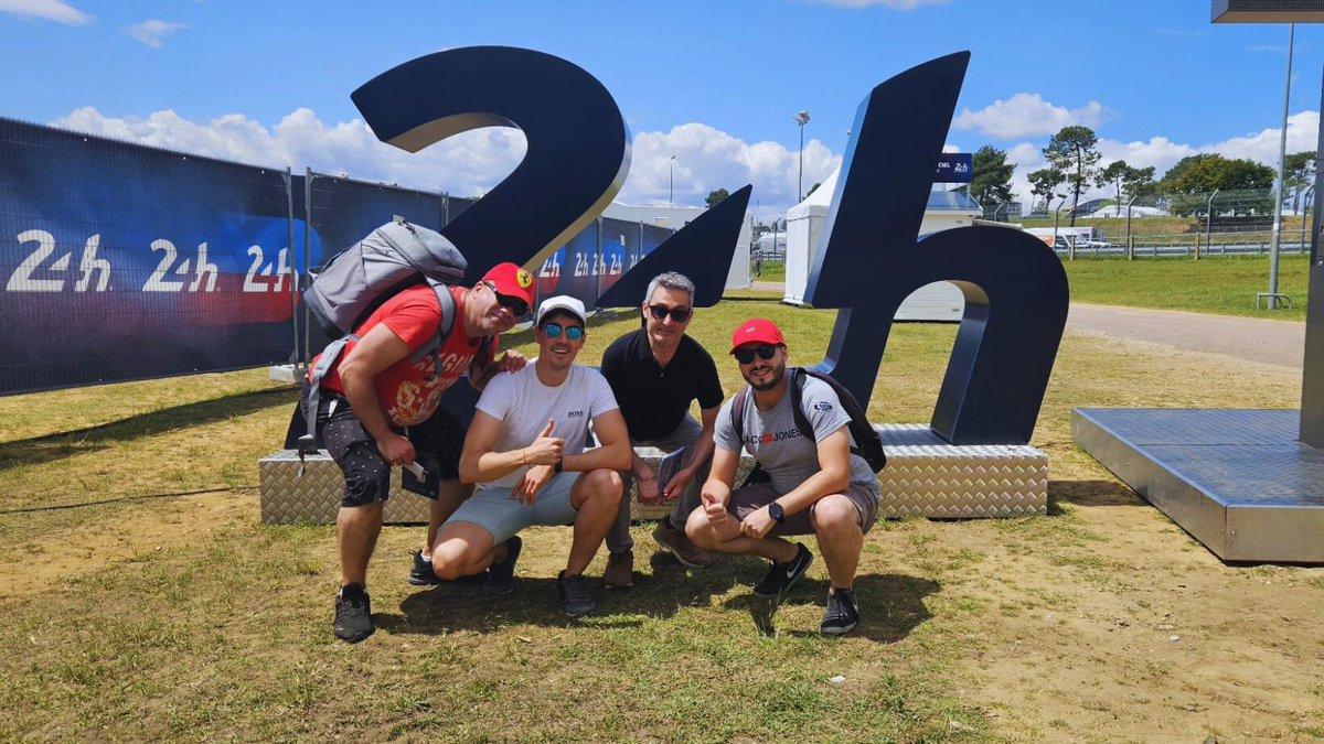 CarbonoEsports's tweet photo. 🚨 Hoy algunos de nuestros pilotos han ido a disfrutar de las #24hlemans 🏁 la carrera de resistencia más prestigiosa del mundo. Esperemos que nos traigan algún regalito 😊

Disfrutad de la experiencia ‼️
@yoxal85 
@ROLL3RBALL 
@juanjogrg 
Alberto https://t.co/lOTJw2hYOq