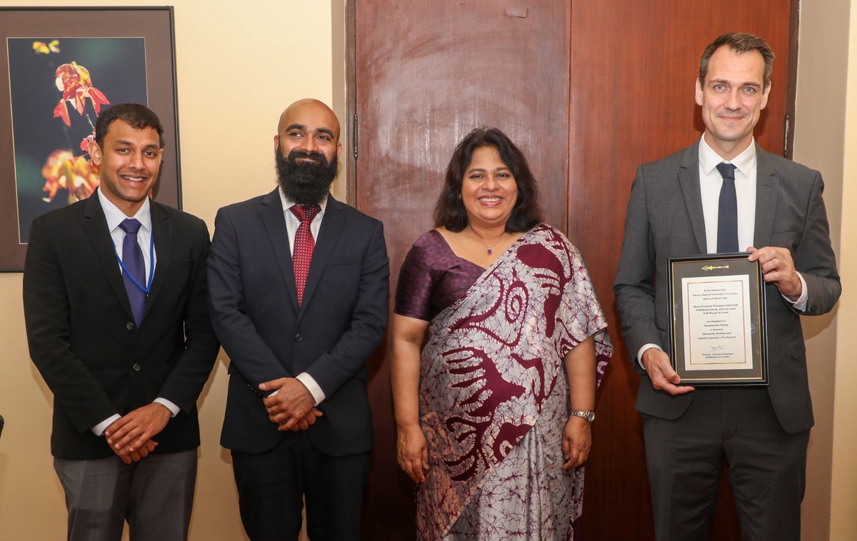 MPF_heidelberg's tweet image. @MPF_heidelberg has been recognised as a #DevelopmentPartner in enhancing democratic practices in 🇱🇰's Parliament. The Foundation thanks Ms. Kushani Rohanadeera (Secretary-General🇱🇰) for this milestone in promoting #EvidencebasedResearch #EffectiveOversight & #LegislativeScrutiny