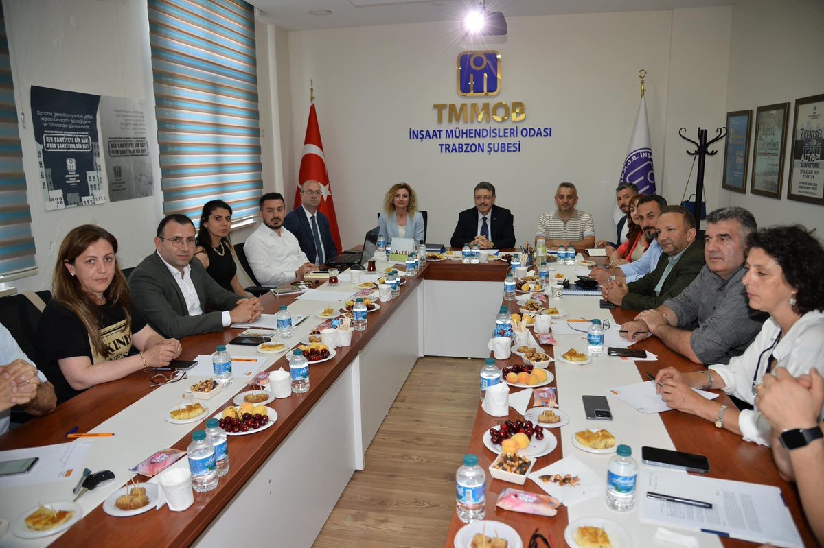 ahmetmgenc's tweet photo. TMMOB Trabzon İl Koordinasyon Kurulu Üyeleri ile bir araya geldik.

Ortak akıl ve istişare ile hep birlikte Trabzon için çalışıyoruz. https://t.co/tFqmTDI4uH