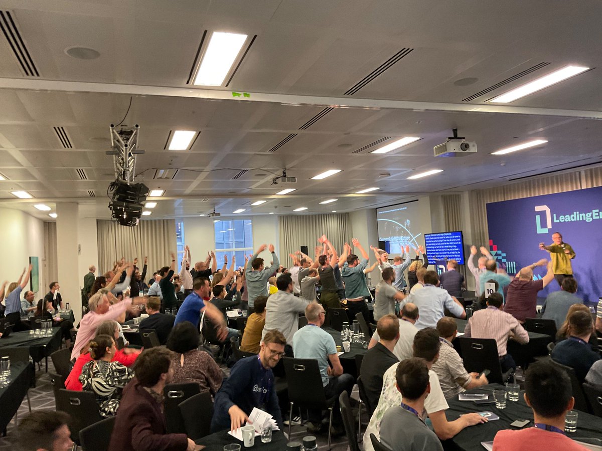 A highly successful attempt at a conference wave from David Yee (<a href="/tangentialism/">David Yee</a>, VP Engineering at <a href="/nytimes/">The New York Times</a> ). A masterclass in generating buy-in…and also some highly pleasing silly fun. #LeadingEngLondon
