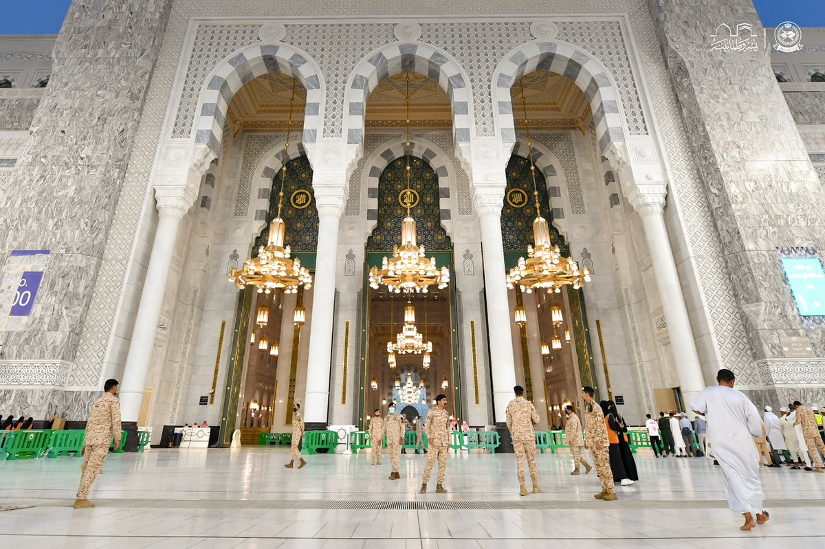 sanggovsa's tweet photo. خُدّام مخلصون لبيت الله الحرام.

#عدسة_الحرس 
#يسر_وطمأنينة https://t.co/rIzI9NJRtm