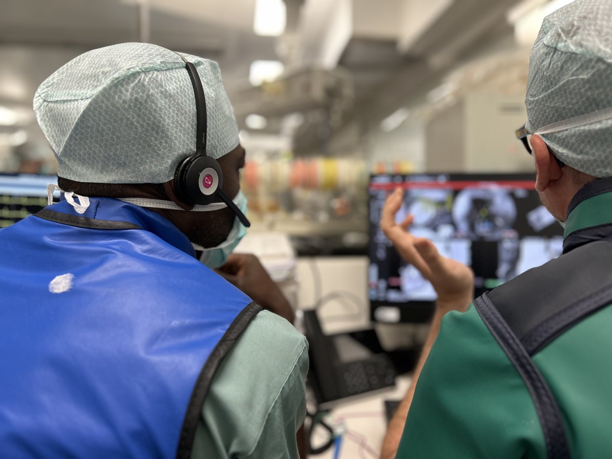 Dr. Didier Tchetche and Dr. Thomas Hovasse live from the Centre Cardio-Thoracique de Monaco 🇲🇨 for the final #TAVR of Day 1 at the #REVES2024 Congress. At Medinbox, we're thrilled to bridge the gap within the medical community #Innovation #Healthtech #TAVI  #structuralheart
