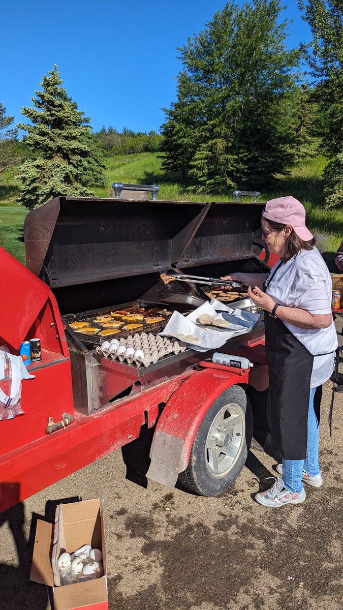 RDBobocel's tweet image. Another tough day at work for the @ECA_AB team...spending the day over the grill keeping hard working @IBEWLU424 members nourished as they enjoy a beautiful and well-deserved day of golf.