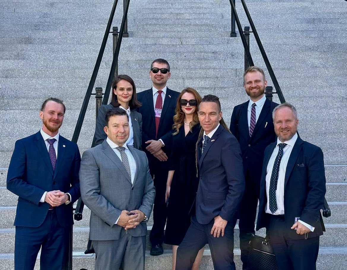 🇨🇿🇺🇸Great to host Czech delegation on AI,quantum and cyber led by Deputy Prime Minister <a href="/PiratIvanBartos/">Ivan Bartoš</a> together with <a href="/NUKIB_CZ/">NÚKIB</a> Deputy Director Pavel Štěpáník &amp; Governmental Envoy <a href="/PetrKavalir/">Petr Kavalir</a> in Washington DC #digiCzechiaUSA