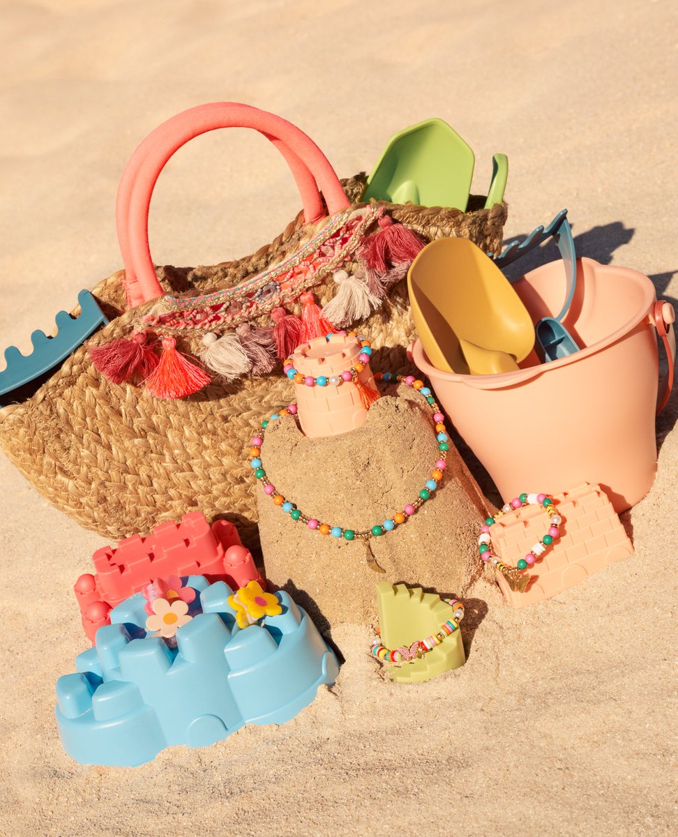 Who's says you can't accessorize for the beach?⁠ ☀️👙🌴⛱

⁠Shop kids at ACCESSORIZE and get ready for summer!
