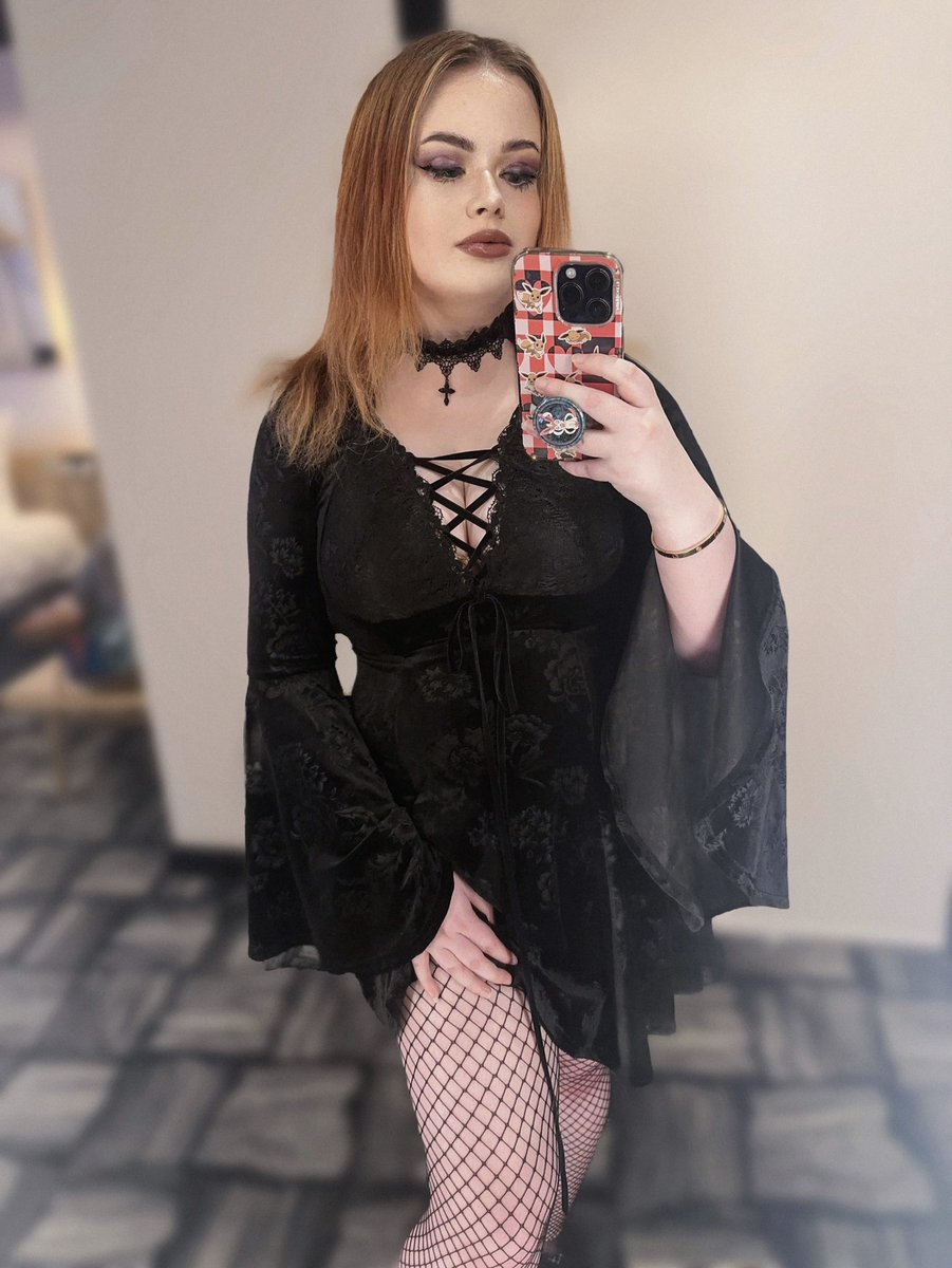 sarah 🕸♡ tweet media