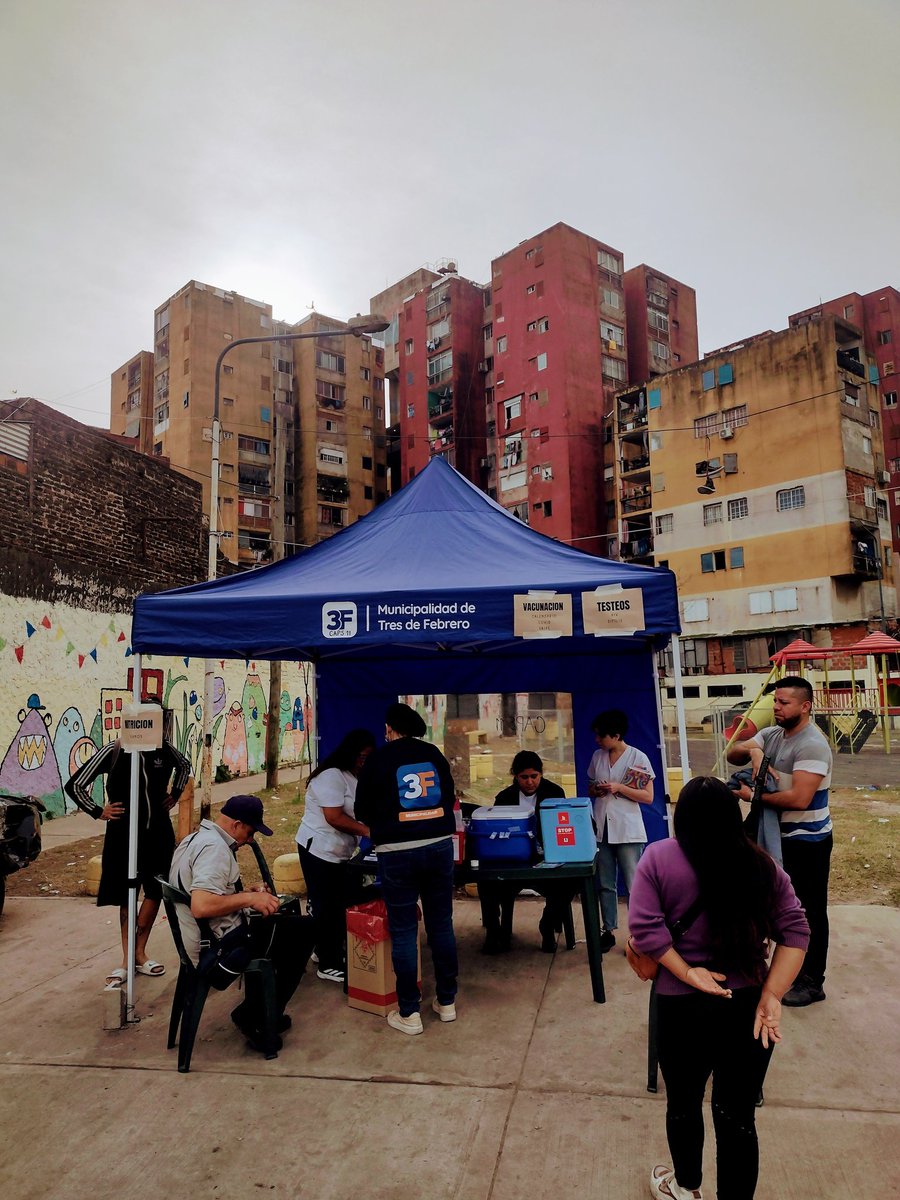 toniolo_marcela's tweet image. 📍Políticas De Salud en cada Barrio.

Es muy importante completar los esquemas de Vacunación. Sobretodo en niños de 0 a 3 años y en adultos mayores. 
Hoy acompañando al #Cap11 en #EjércitoDeLosAndes
#Salud3F
#Prevención

💉💪🏼