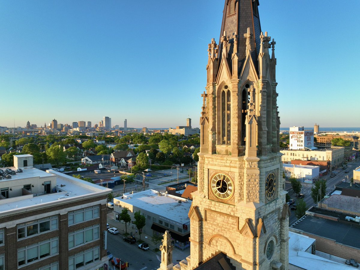 IsaacRowlett's tweet image. hello from the “horrible city” of Milwaukee, Wisconsin