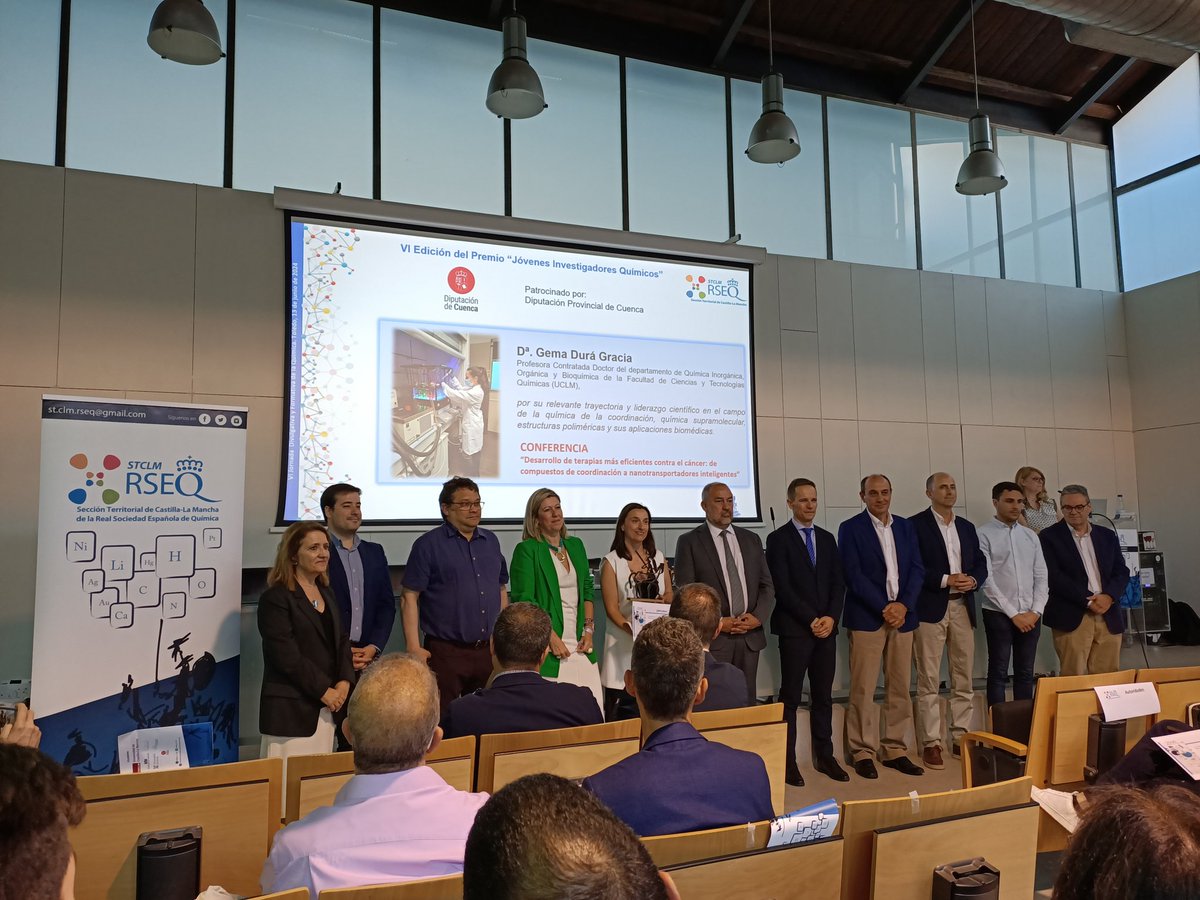 quicap_lab's tweet photo. Hoy estamos en Toledo en la VI Jornada divulgativa de la Química @rseq_stclm @uclm_es, donde han reconocido a nuestra IP @GemaDrGr1 con el Premio "Jóvenes Investigadores Químicos". ¡Enhorabuena, estamos muy orgullosos de ti! Felicidades también al resto de premiados 👏 @FCTQ_uclm https://t.co/LxnwSWlC3R