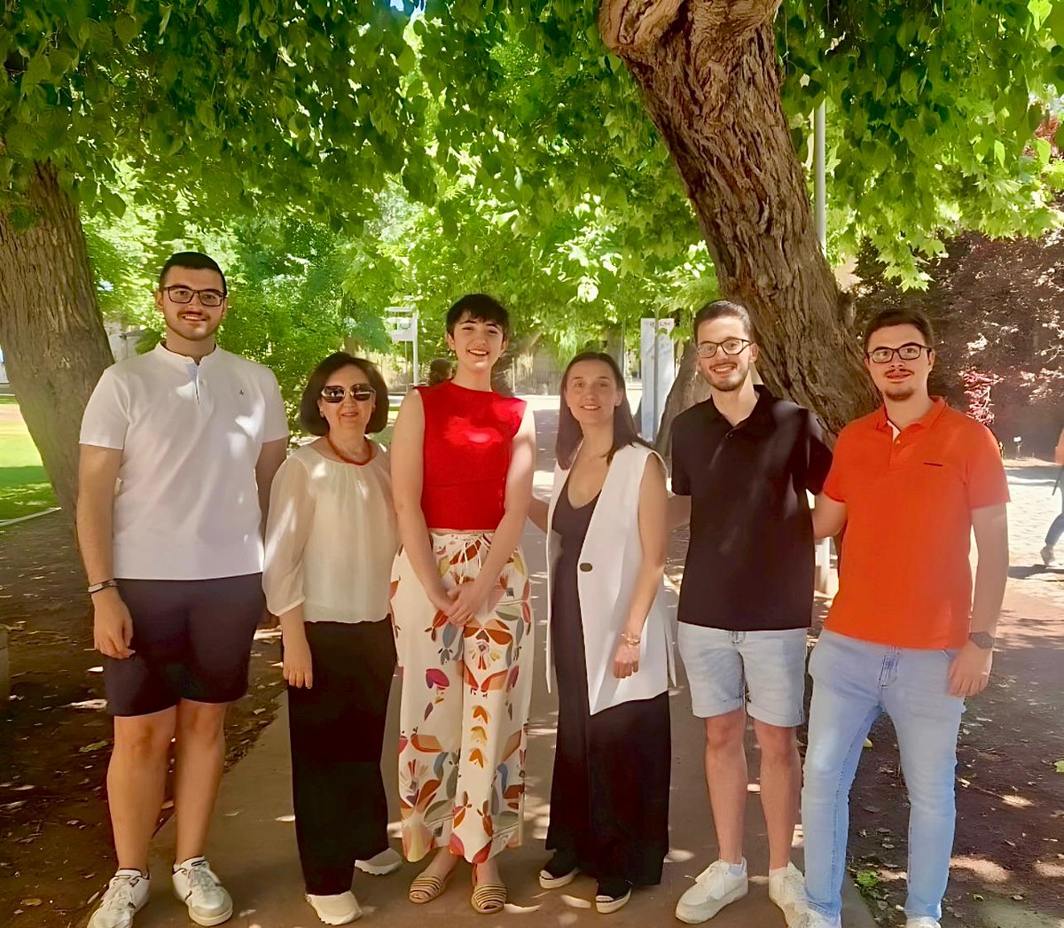 quicap_lab's tweet photo. Hoy estamos en Toledo en la VI Jornada divulgativa de la Química @rseq_stclm @uclm_es, donde han reconocido a nuestra IP @GemaDrGr1 con el Premio "Jóvenes Investigadores Químicos". ¡Enhorabuena, estamos muy orgullosos de ti! Felicidades también al resto de premiados 👏 @FCTQ_uclm https://t.co/LxnwSWlC3R