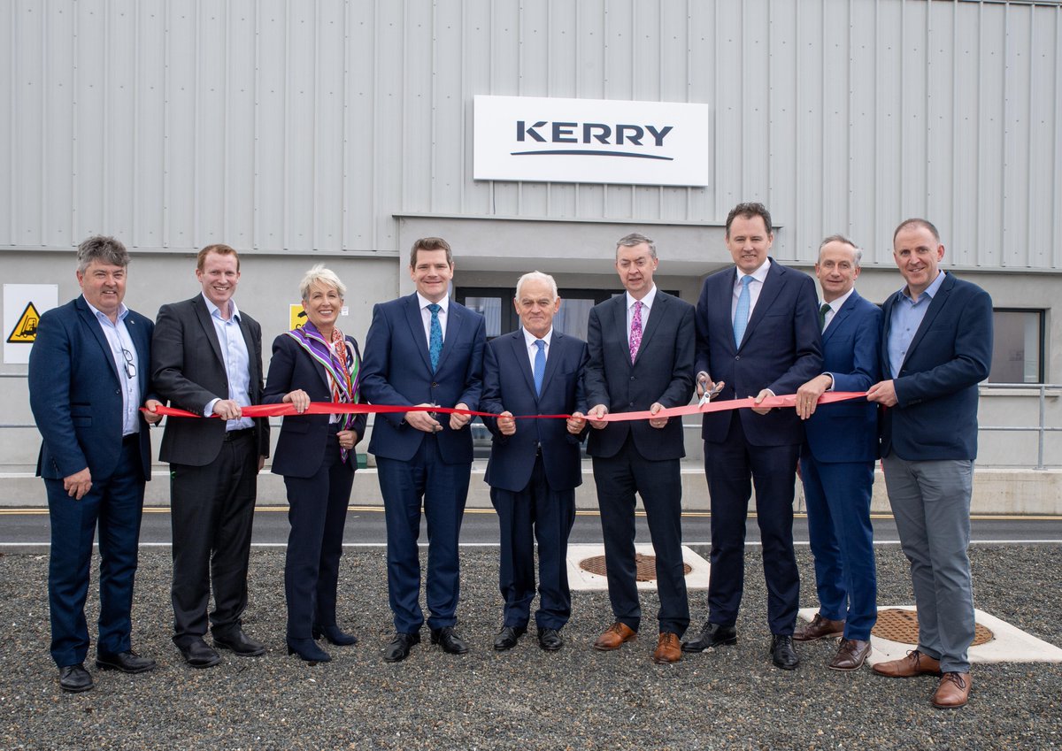 WeAreKerry's tweet photo. Today, we celebrated the official opening of our new Cheestrings facility in Charleville, County Cork.
We take this opportunity to provide a very warm welcome to the 60 new colleagues who have joined the team in Charleville as a result of this expansion.
#Cheestrings https://t.co/15TpbCRao9