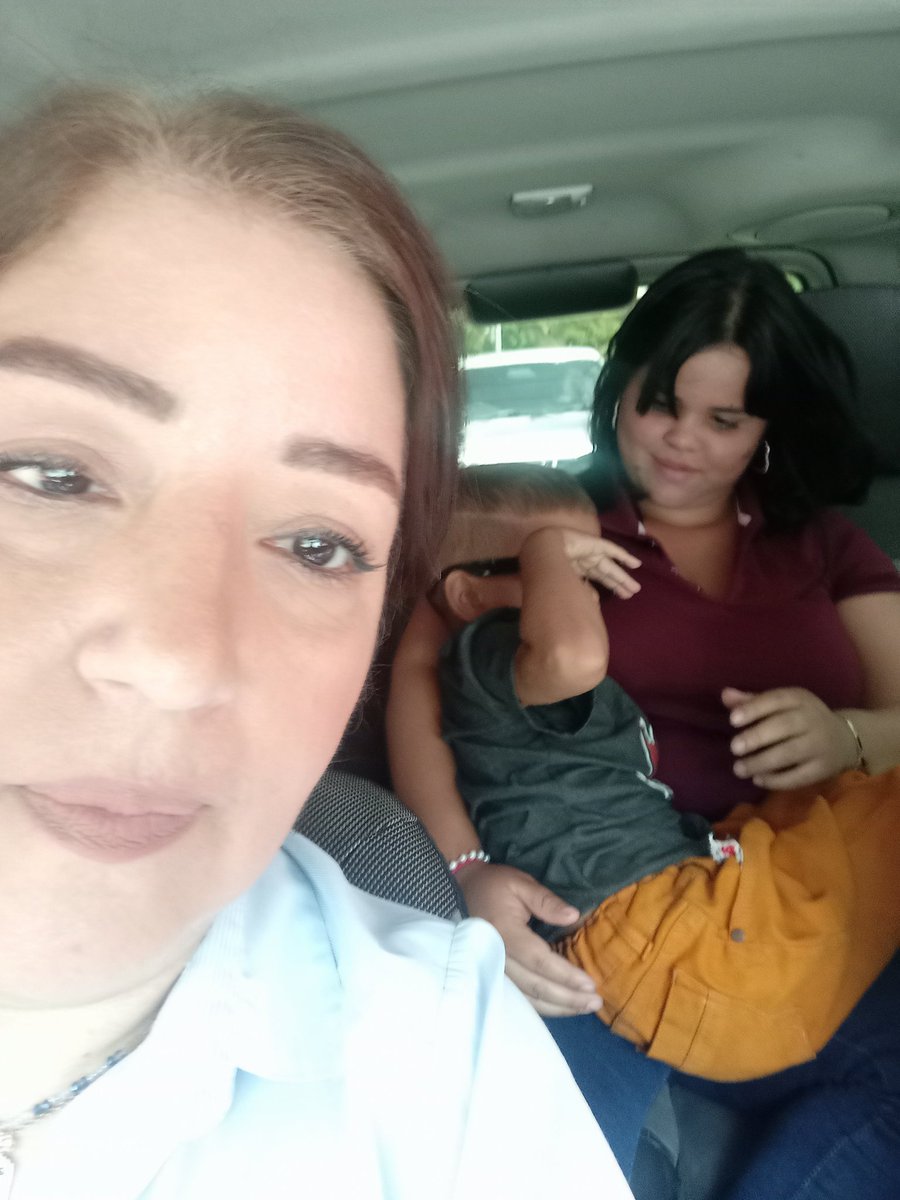MamaLisVzla's tweet photo. Misión cumplida con Angel !! Ya se le realizó la resonancia, nos fuimos tempranito a @IDACA_VENEZUELA, y tuvimos la sorpresa de recibir la donación para el gammagrama, está faltando ayuda para la radioterapia, prótesis y para la punción.
Gracias infinitas a quienes nos siguen y nos apoyan, especialmente al personal de IDACA y el equipo de @anestesiacmdlt, siempre humanos y ahí cuando los necesitamos.