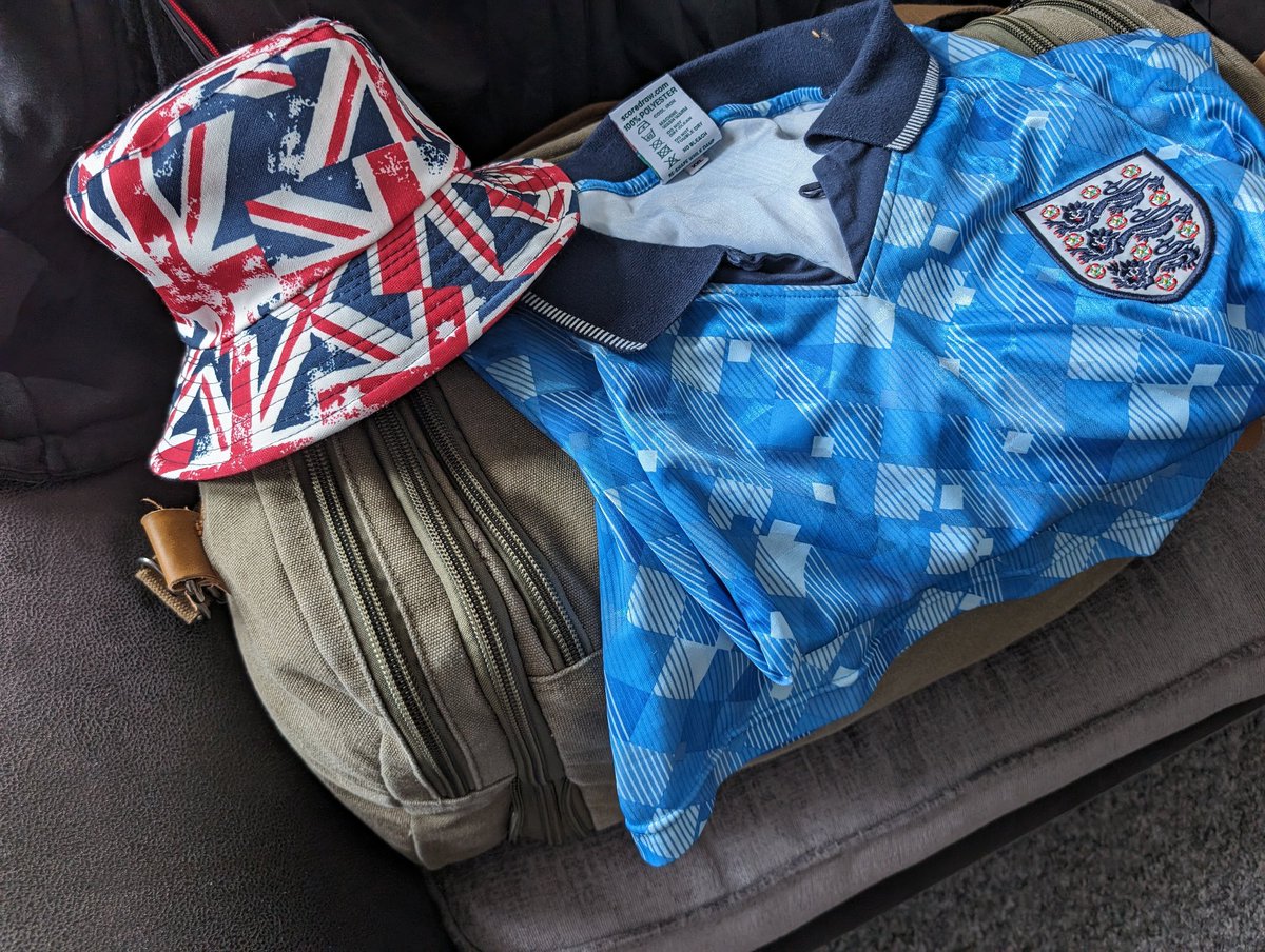 Mr Cameron tweet media