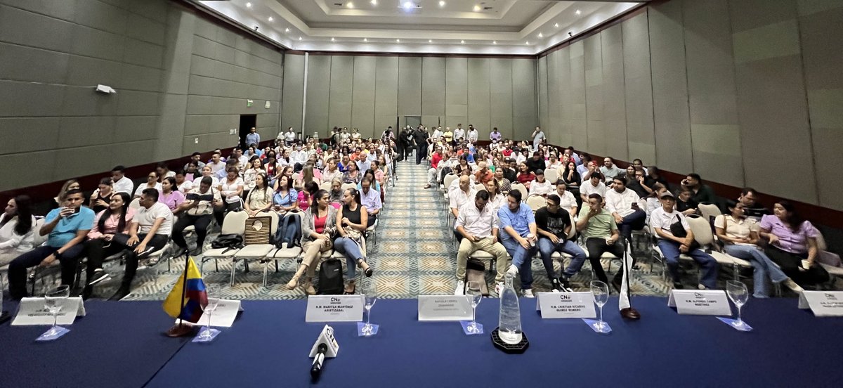 CNE_COLOMBIA's tweet photo. Hemos iniciado “Diálogos por la Democracia” en la puerta del llano de Colombia, hoy la presidenta del CNE, magistrados, ciudadanos, miembros de organizaciones políticas y delegados de autoridades regionales, participan de una importante jornada pedagógica en Villavicencio. https://t.co/guesA1RdNh