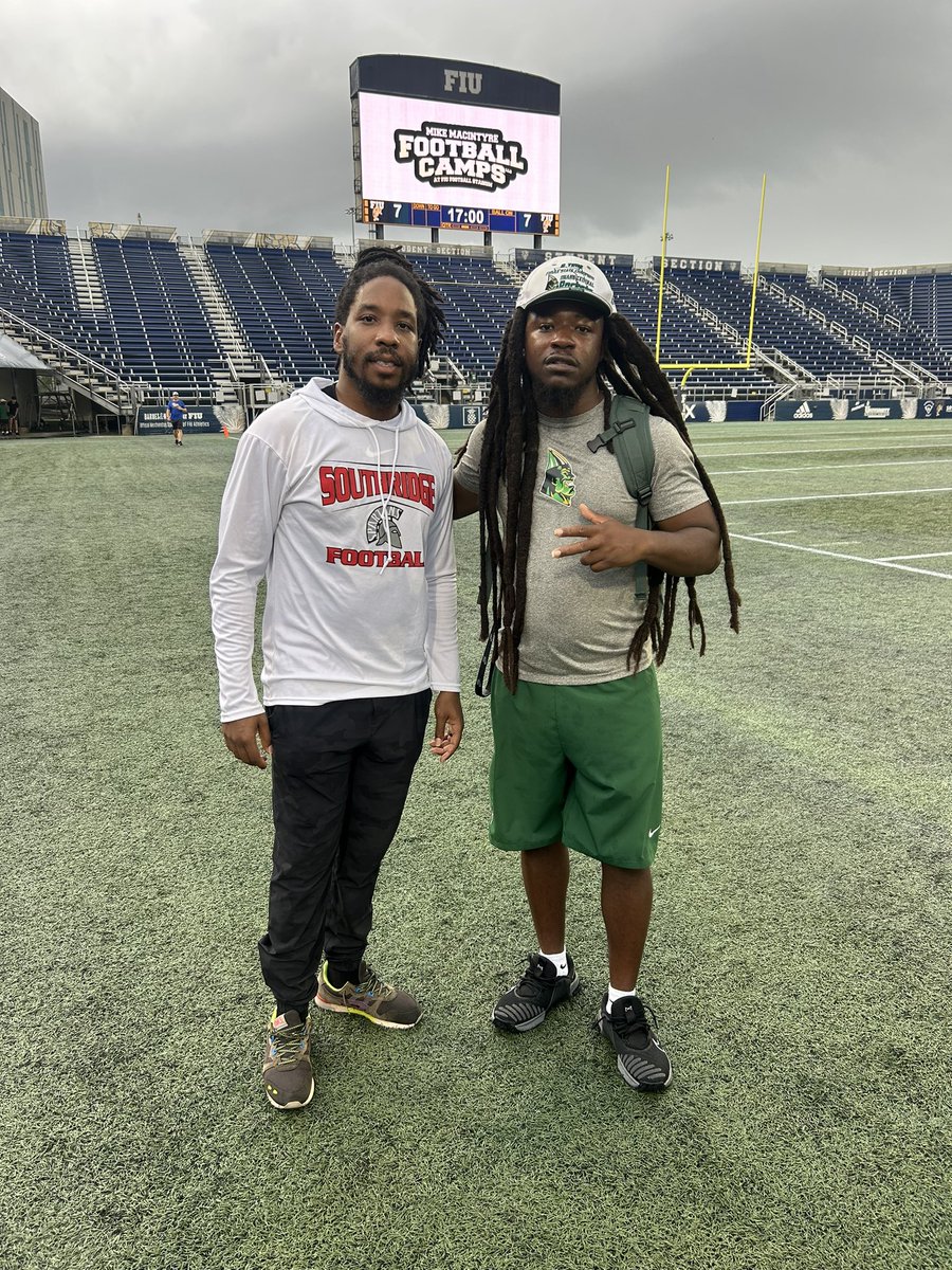 Coach Roberts (@coachroberts_2) on Twitter photo Yesterday was great ran into my big brother <a href="/CoachTravMoore/">Travis Moore</a> at the FIU 🐾 Football Camp 🏈🏟️ Yesterday was great ran into my big brother <a href="/CoachTravMoore/">Travis Moore</a> at the FIU 🐾 Football Camp 🏈🏟️