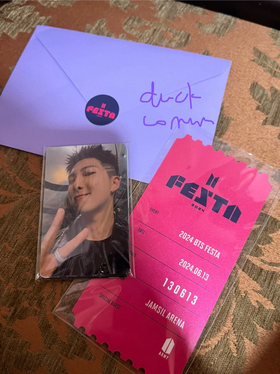 duckcomms's tweet photo. wts army zone festa 2024 pc set ph 

— ot7 pc set and ticket 
— ₱30k payo prio  
— on hand, can ship out saturday 
— mod: sdd, ggx, jnt
— x sensi as condi not under my control but can send vids for sure buyer

wts lfb armyzone army zone festa festa2024 ph https://t.co/43dXnczUcm