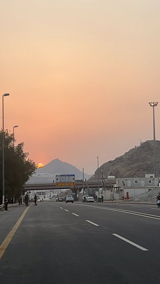 mffme122's tweet photo. غدأ يَومُ التَّرويَة..
" يا رَبّ اروي قُلوبنَا بِـ الإجابَة "
اللهم أروي حياتنا بالأقدار السعيدة وأبعد عنا هم الدنيا وضيق الحياة https://t.co/k1F3N3dC6P