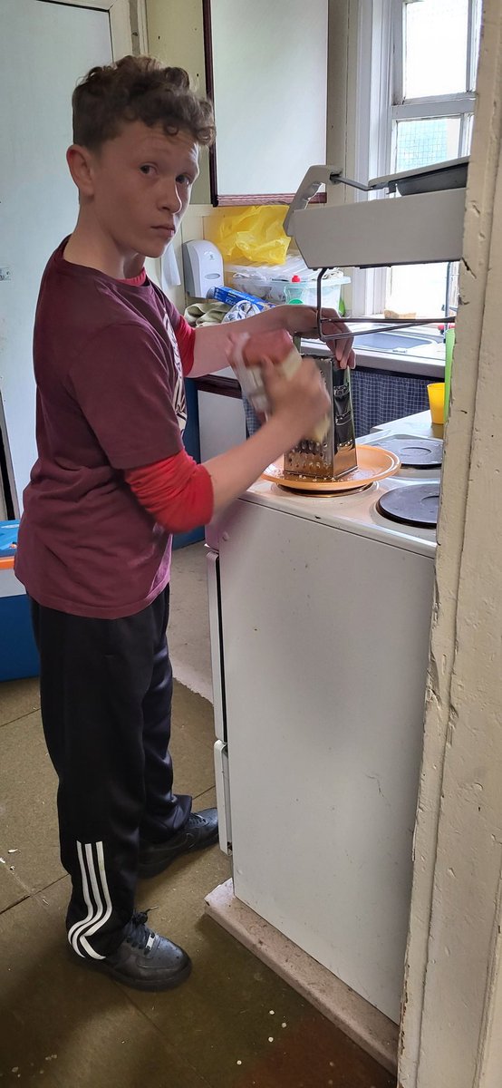 chs_tyfu's tweet photo. Cooking for 20! https://t.co/LKvuCbYBmP