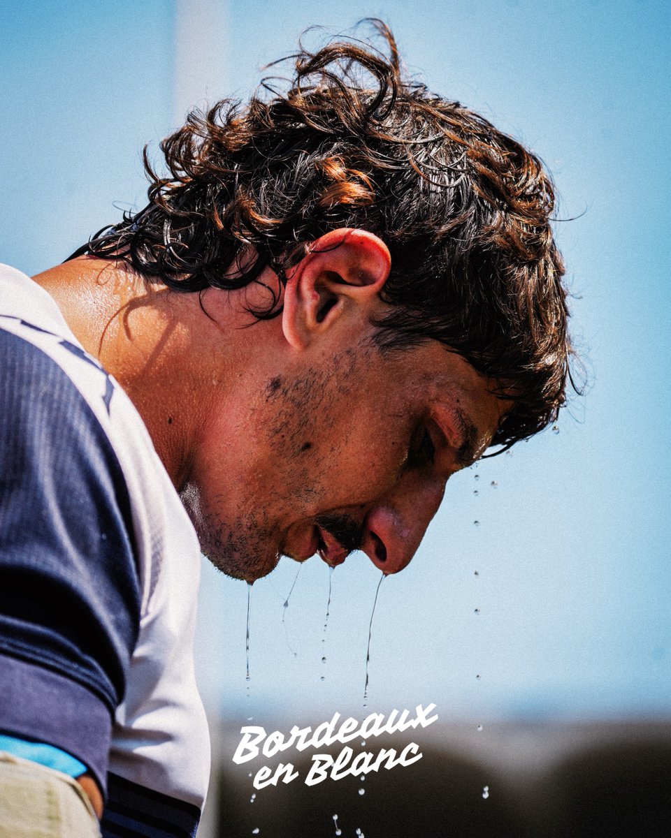UBBrugby's tweet photo. ꜱᴏᴜꜱ ʟᴀ ᴄʜᴀʟᴇᴜʀ 🌡️

#BordeauxenBlanc #iloveubb #BarragesTop14 https://t.co/UANMqafhwT