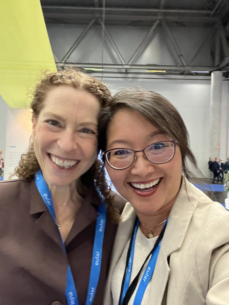 KDAO2011's tweet photo. βThe urinalysis should be a part of the physical!β - Dr. Liana Fraenkel imparts her wisdom on the importance of routinely ordering a UA to screen for #lupusnephritis as you cannot examine the kidneys. #FanCrush #MentorsofMentors @ACRheum @UnaMakris https://t.co/TaGqfTUMro